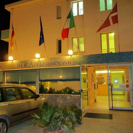 Hotel Strand Marina Di Montenero Exteriör bild