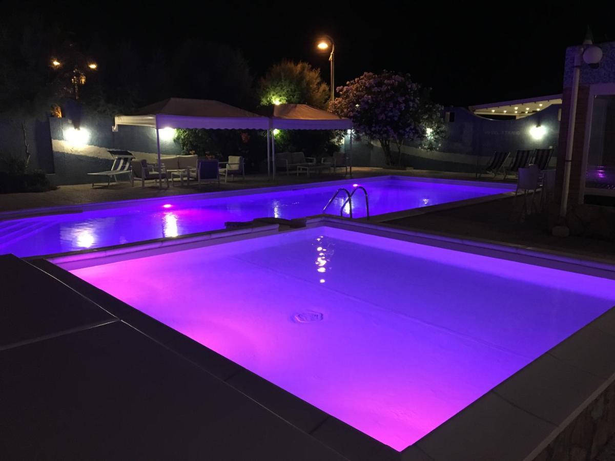 Hotel Strand Marina Di Montenero Exteriör bild